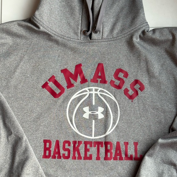 Men’s Under Armour UMASS Basketball Hooded Sweatshirt Size XXL - Picture 2 of 4